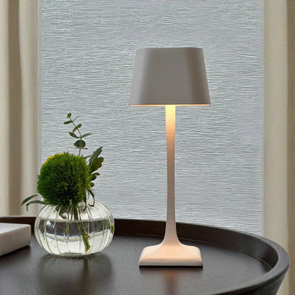 Eleganza™ Lámpara de Mesa - Lumia Estudio