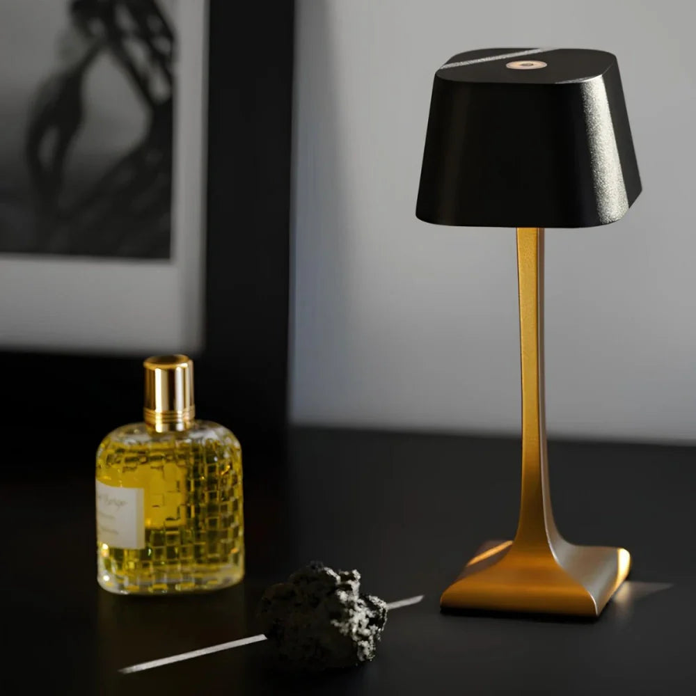 Eleganza™ Lámpara de Mesa - Lumia Estudio
