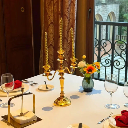 GildedNocturne™ Candelabro - Lumia Estudio