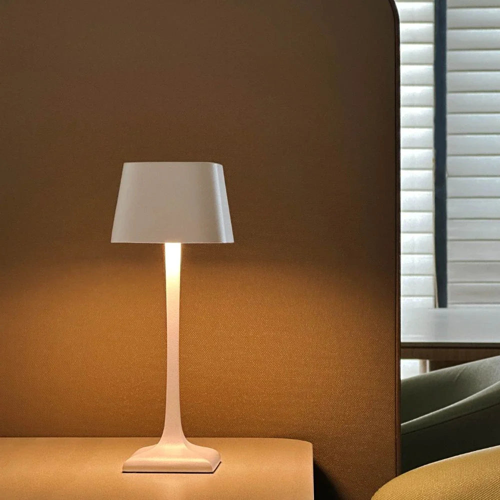 Eleganza™ Lámpara de Mesa - Lumia Estudio