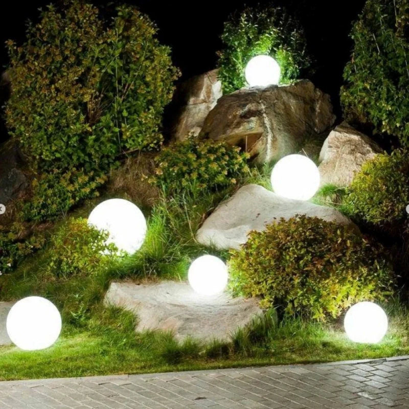Esfera Luminosa de Jardín - Lumia Estudio