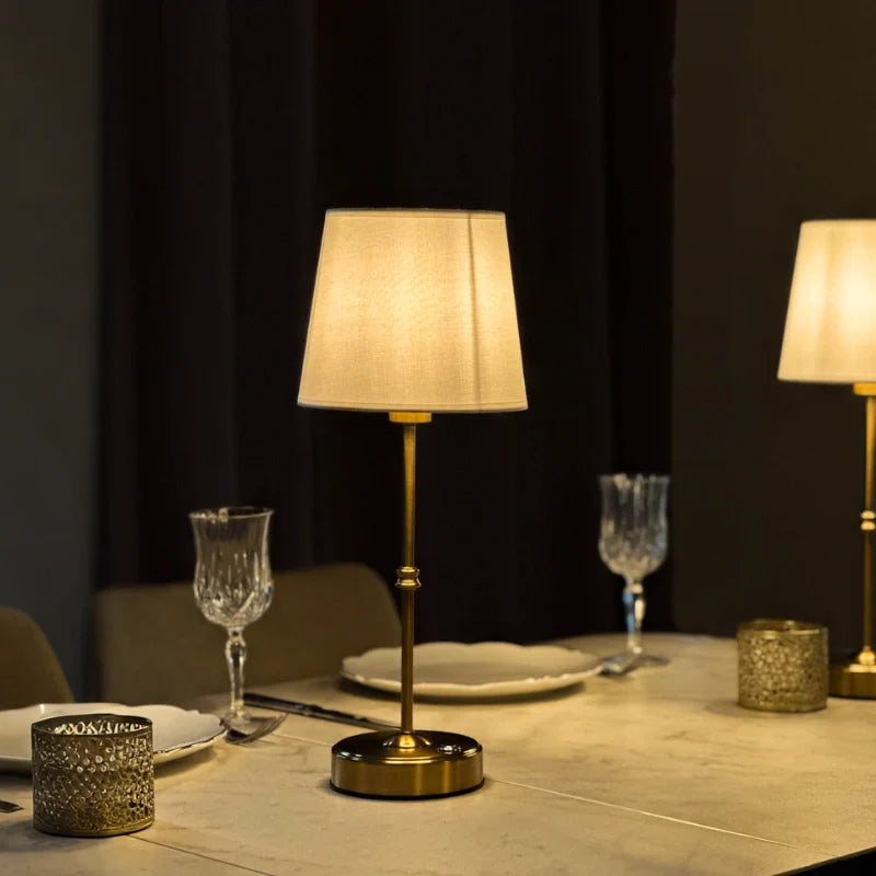 GoldenEase™ Lámpara de Mesa - Lumia Estudio