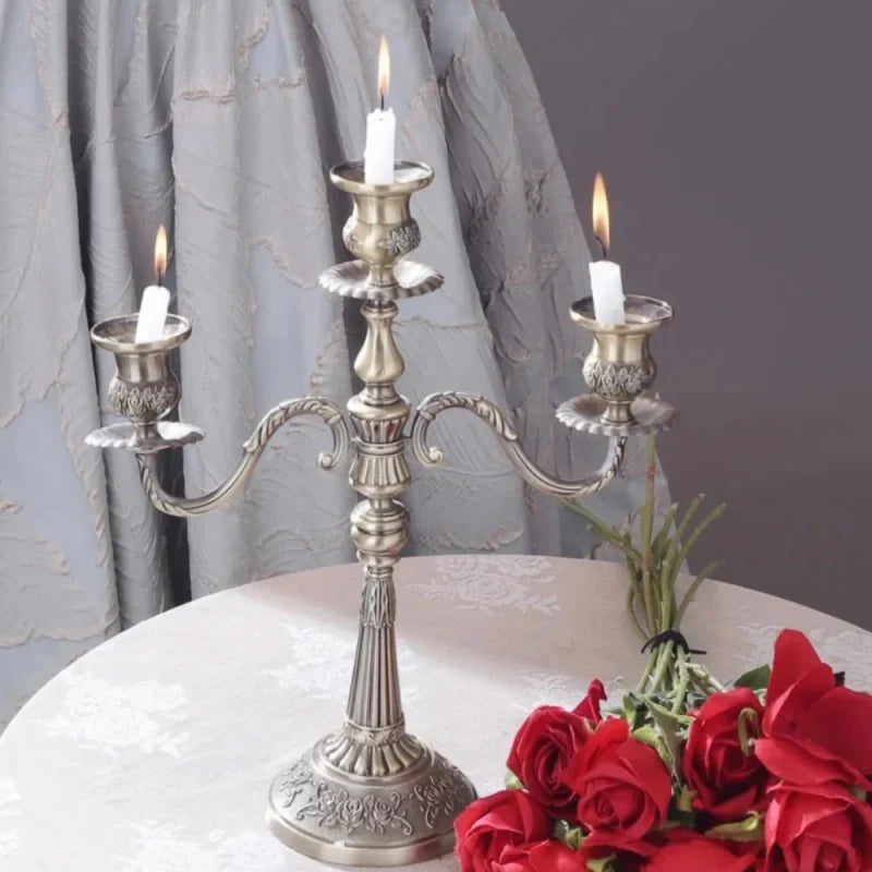 GildedNocturne™ Candelabro - Lumia Estudio