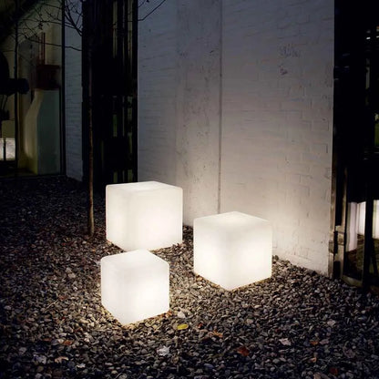Luz de Jardín Cúbica - Lumia Estudio