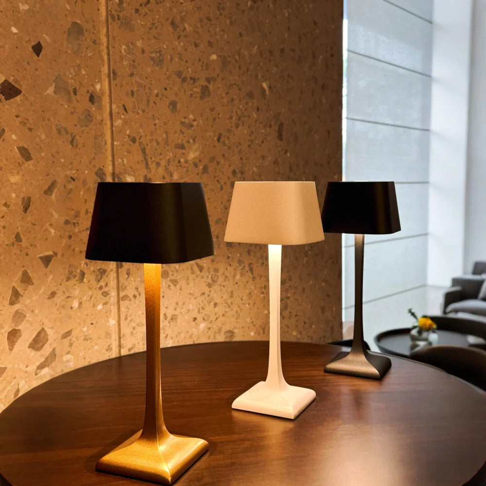 Eleganza™ Lámpara de Mesa - Lumia Estudio