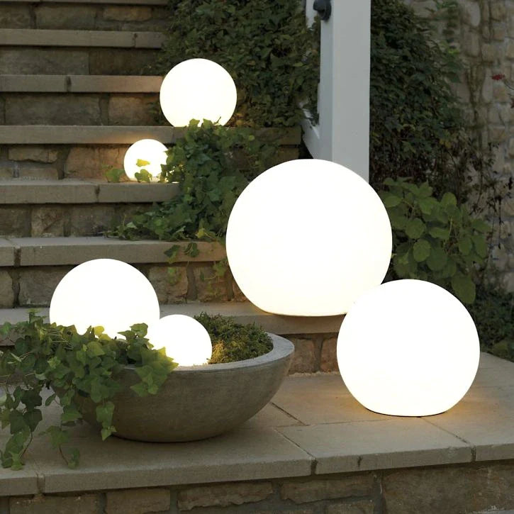 Esfera Luminosa de Jardín - Lumia Estudio