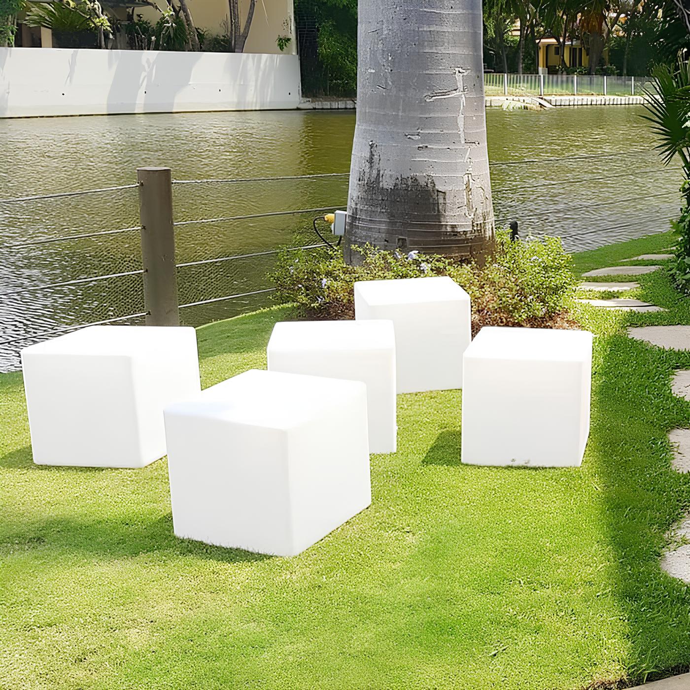 Luz de Jardín Cúbica - Lumia Estudio