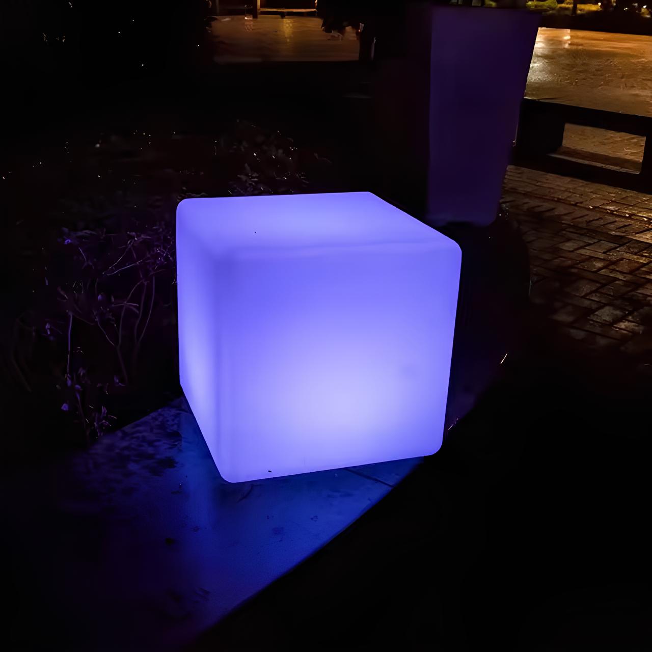 Luz de Jardín Cúbica - Lumia Estudio