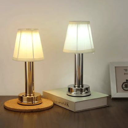 Lámpara de Mesa Elegancia Retro - Lumia Estudio