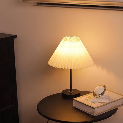Pleatique™ Lámpara de Mesa - Lumia Estudio