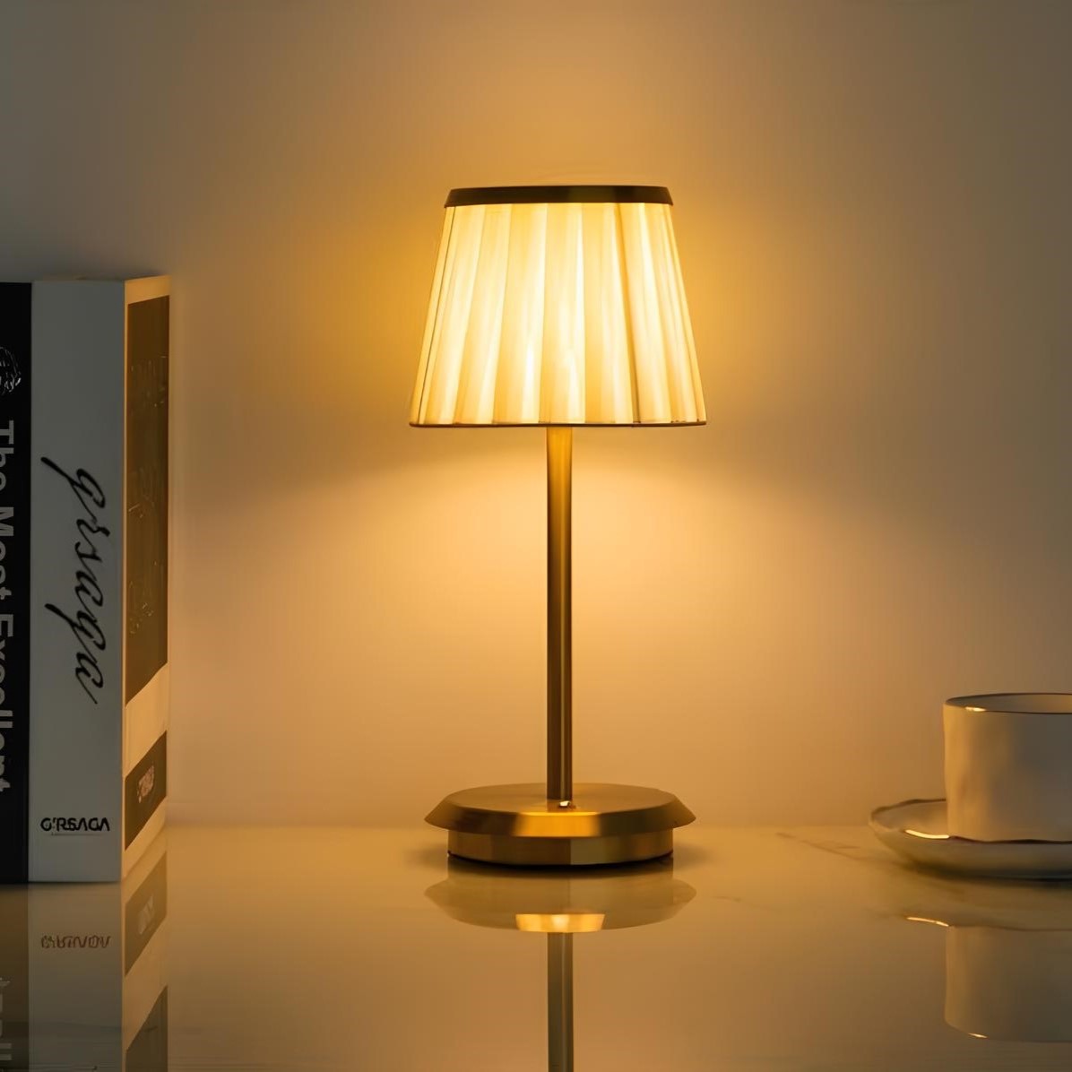 Lámpara de Mesa Elegancia Clásica - Lumia Estudio