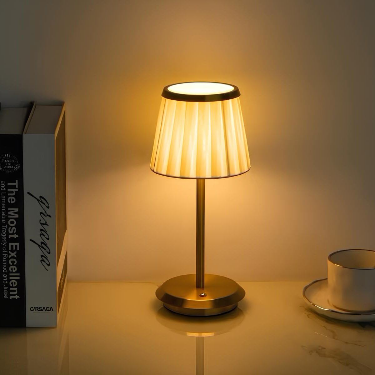 Lámpara de Mesa Elegancia Clásica - Lumia Estudio