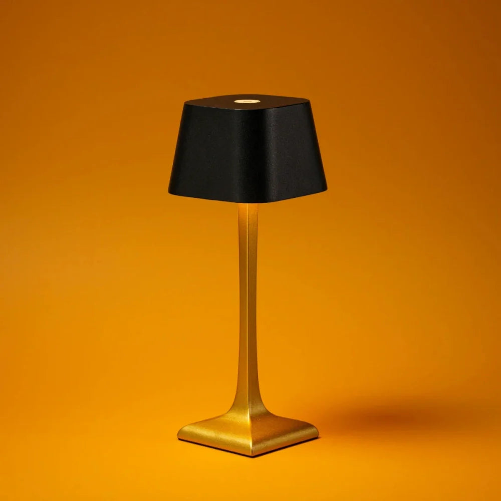 Eleganza™ Lámpara de Mesa - Lumia Estudio